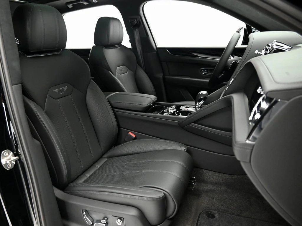 Used 2025 Beluga Bentley V8 image 16