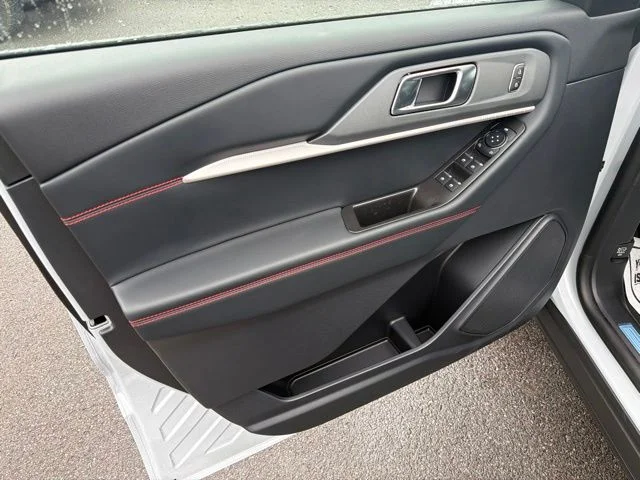 New 2026 Space White Metallic Ford ST-Line image 85