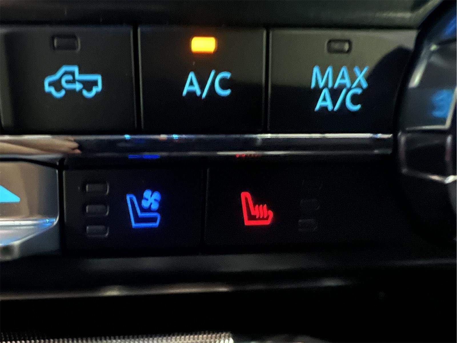Used 2026 Agate Black Metallic Ford Lariat® image 28