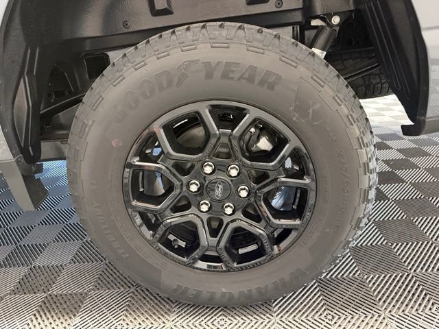 New 2026 Carbonized Gray Metallic Ford XLT image 41