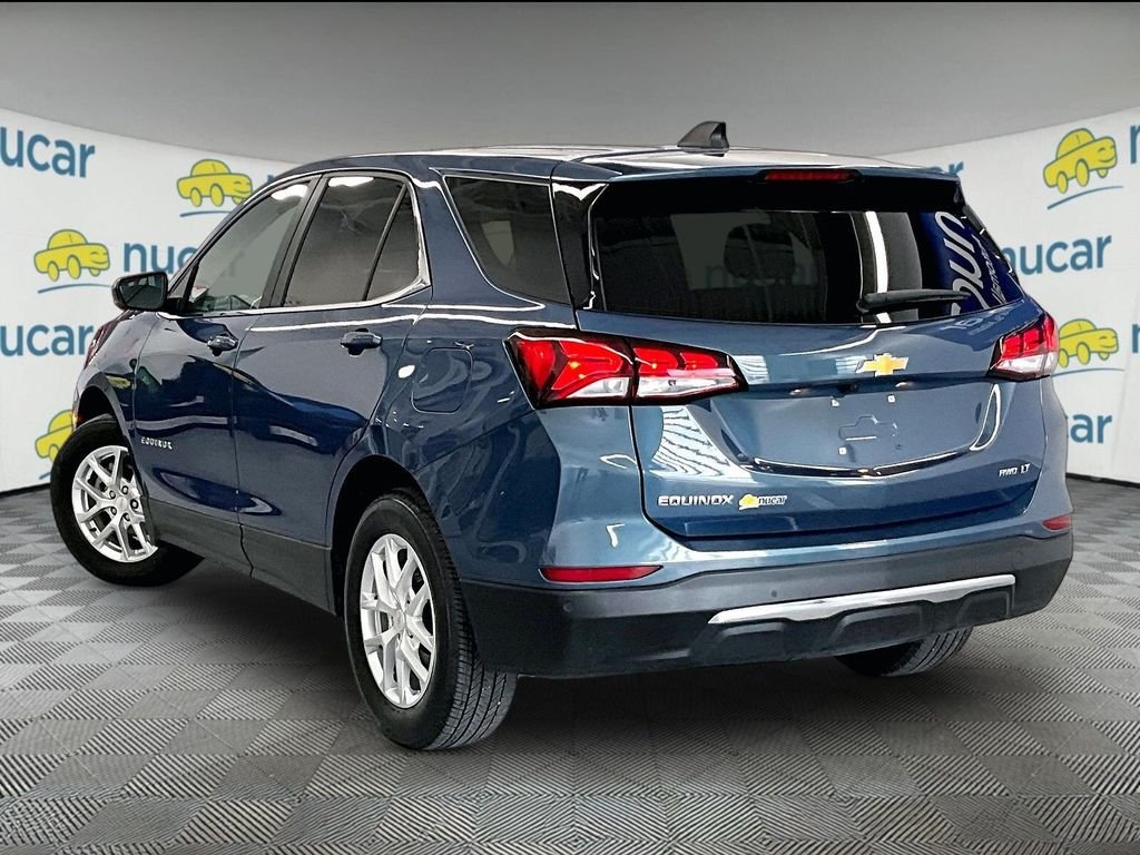 Used 2024 Lakeshore Blue Metallic Chevrolet LT image 4