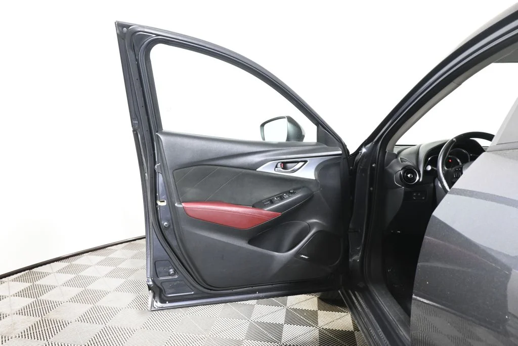 Used 2017 Gray Mazda Grand Touring image 29