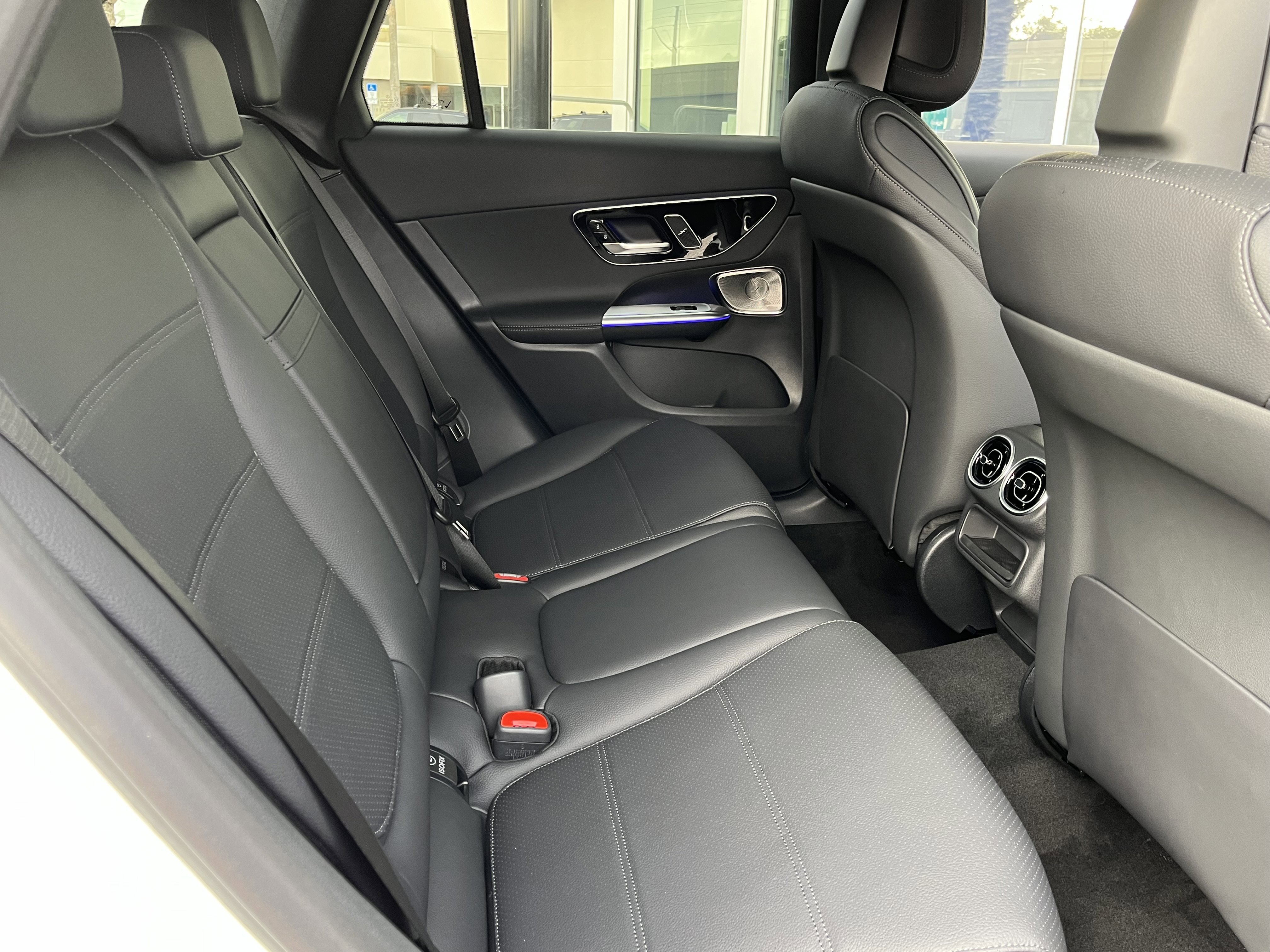 New 2026 Polar White Mercedes-Benz GLC 300 image 51