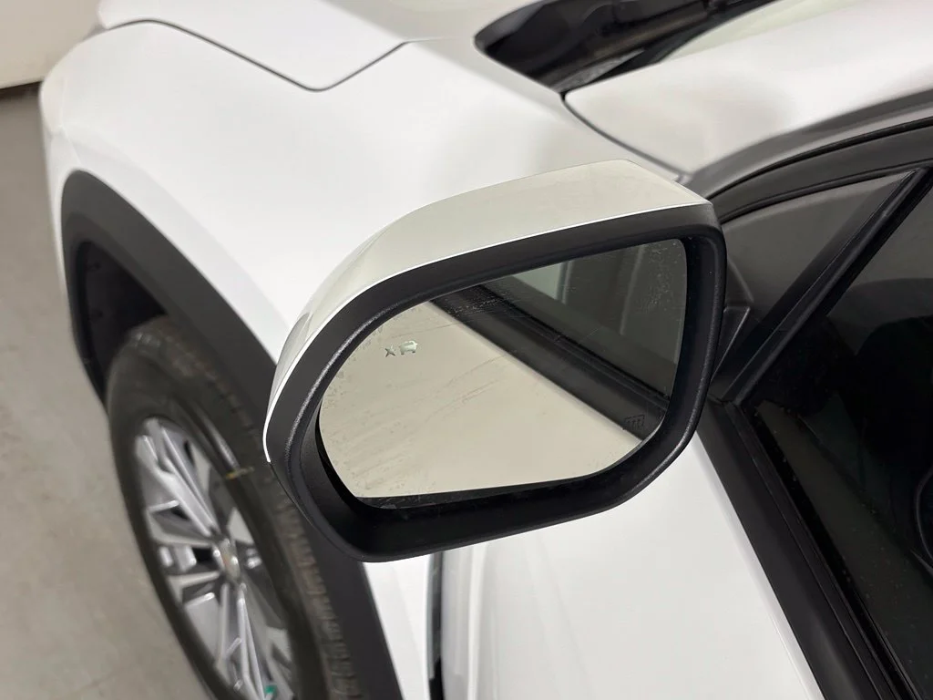 New 2027 Summit White Chevrolet LT image 15