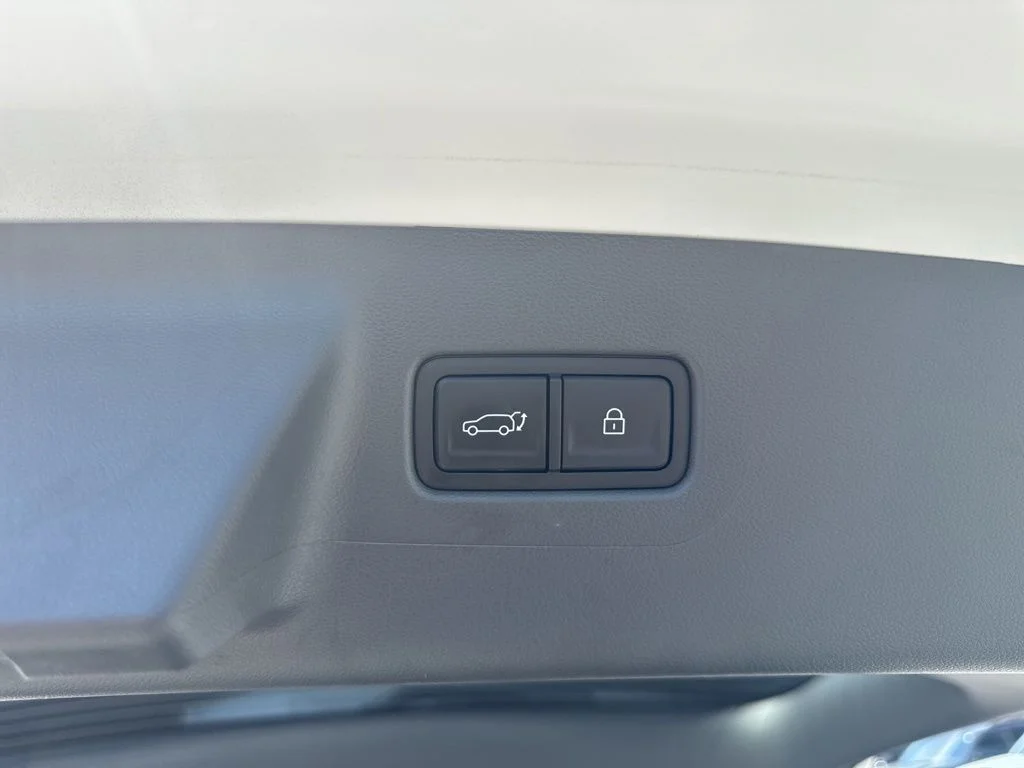 Used 2026 White Hyundai SEL image 28
