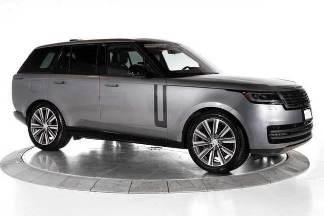Used 2023 Eiger Gray Metallic Land Rover SE image 8