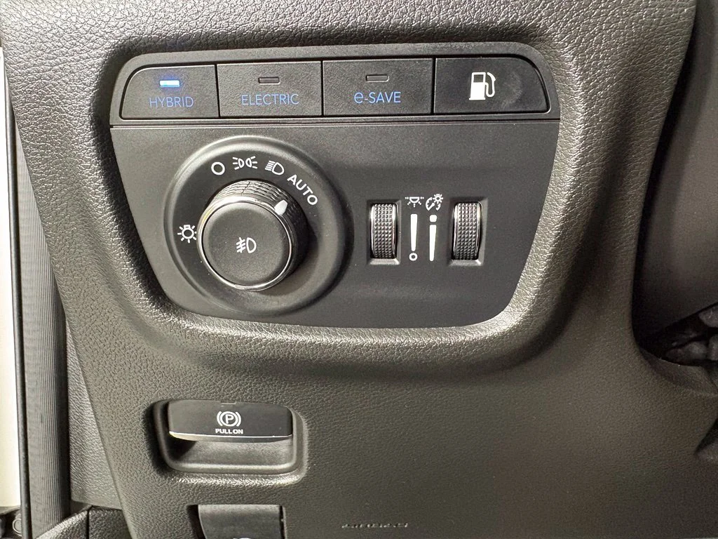 Used 2024 White Jeep 4xe image 27