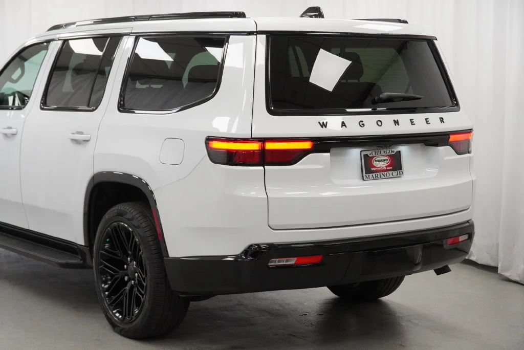 Used 2025 White Jeep Series II image 16