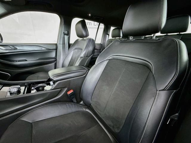 Used 2022 Bright White Clearcoat Jeep Altitude image 19
