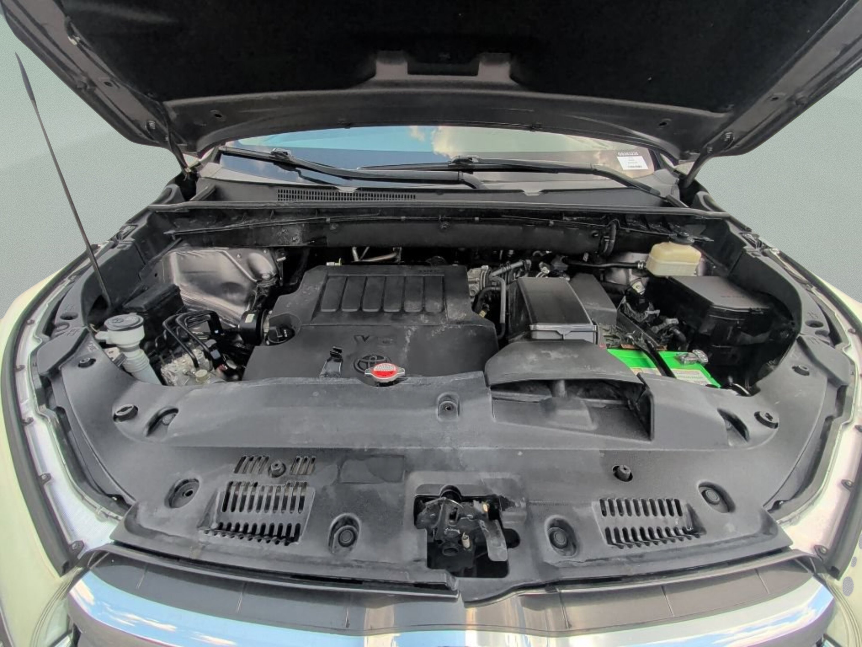 Used 2016 Predawn Gray Mica Toyota XLE image 10