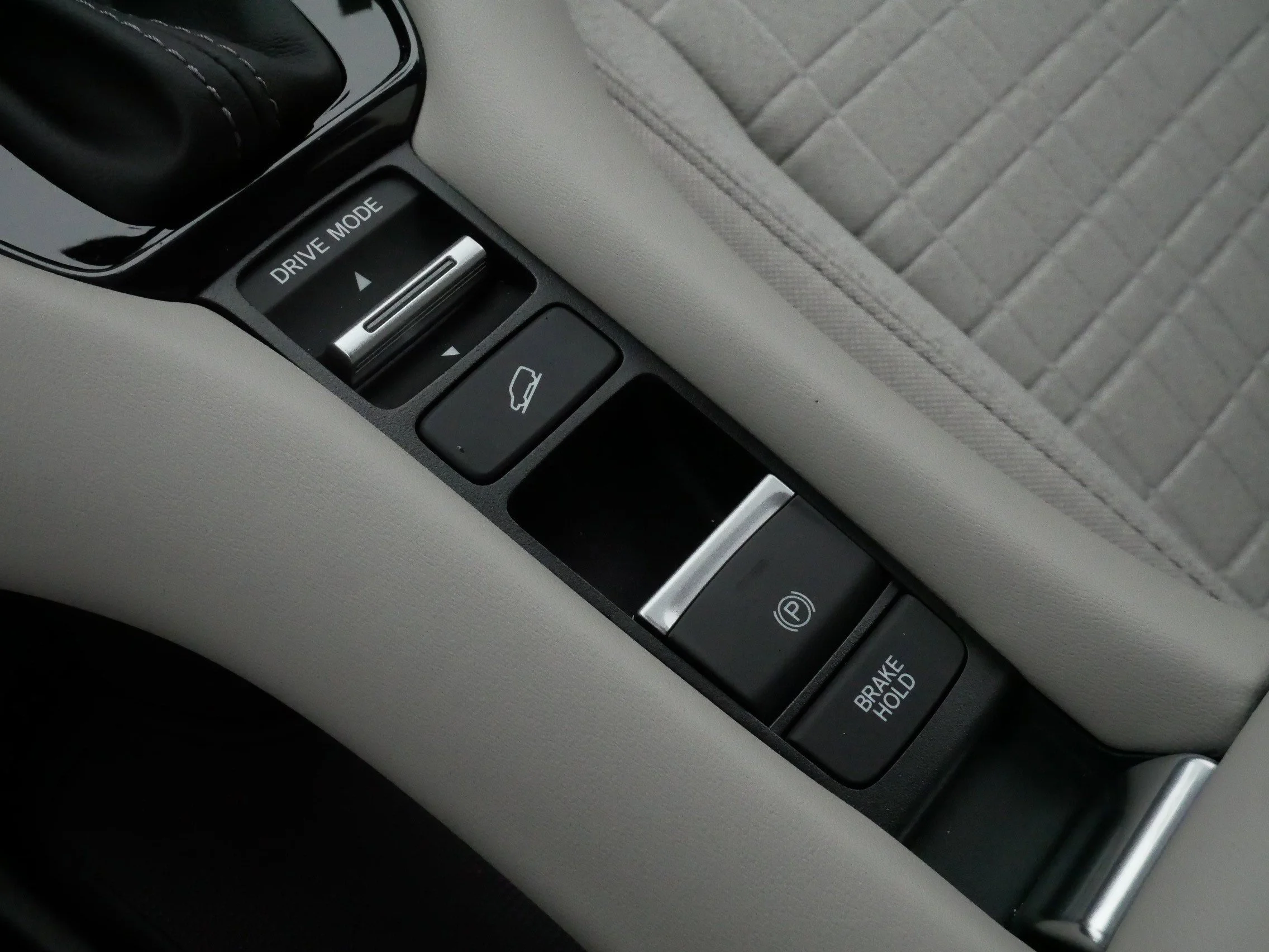 2026 Honda HR-V LX - Photo 25