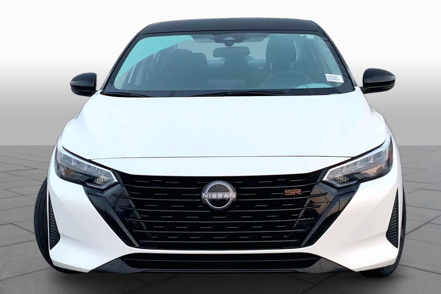 Used 2025 Aspen White Tricoat/Super Black Nissan SR image 4
