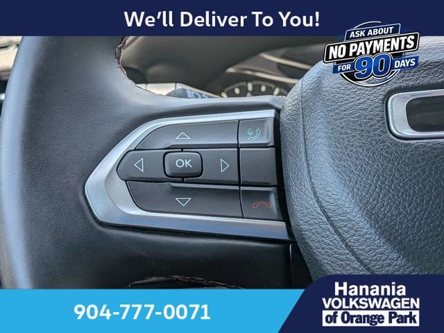 Used 2022 Silver Jeep Limited image 27