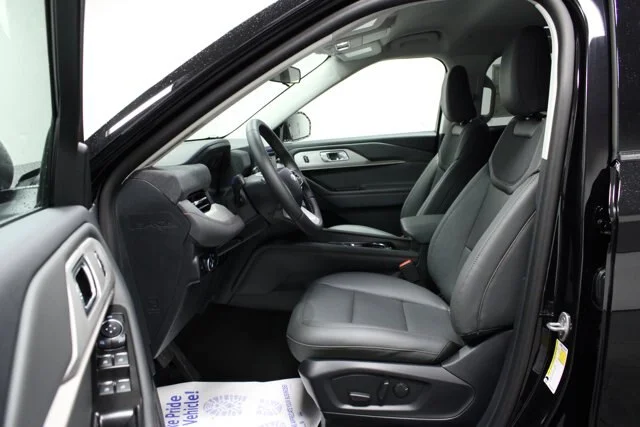 New 2026 Agate Black Metallic Ford Active image 36
