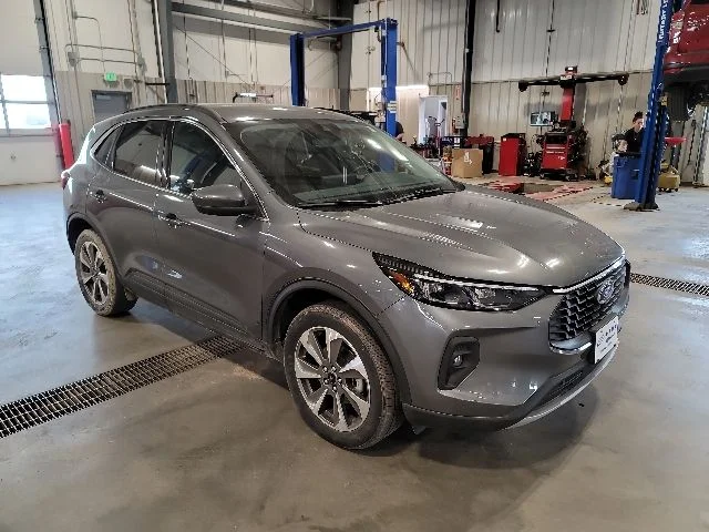 2025 Ford Escape Platinum AWD's photo