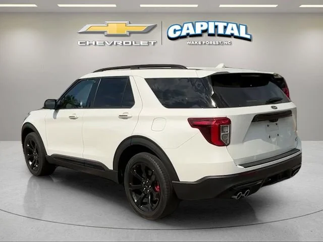 Used 2023 White Ford ST image 3