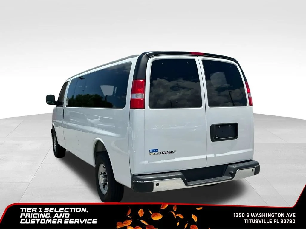 Used 2025 Summit White Chevrolet 1LT image 6