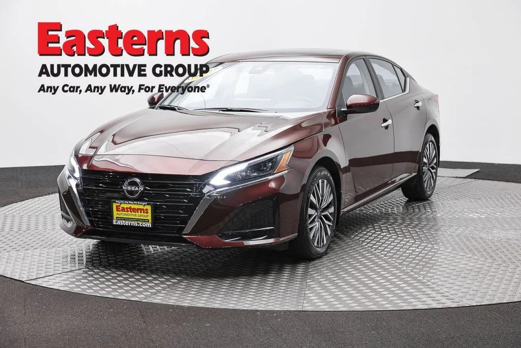 Used 2024 Red Nissan 2.5 SV image 1