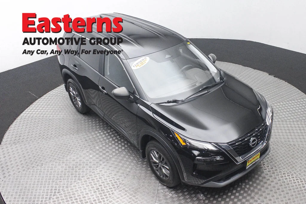 Used 2023 Black Nissan S image 3