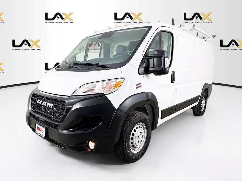 Used 2025 White Ram Base image 3
