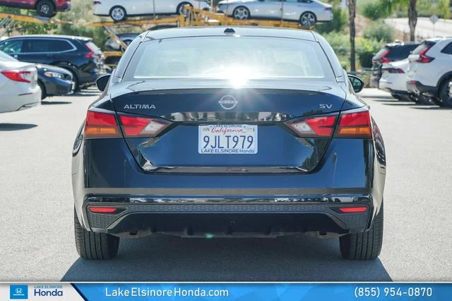 Used 2024 Super Black Nissan 2.5 SV image 10