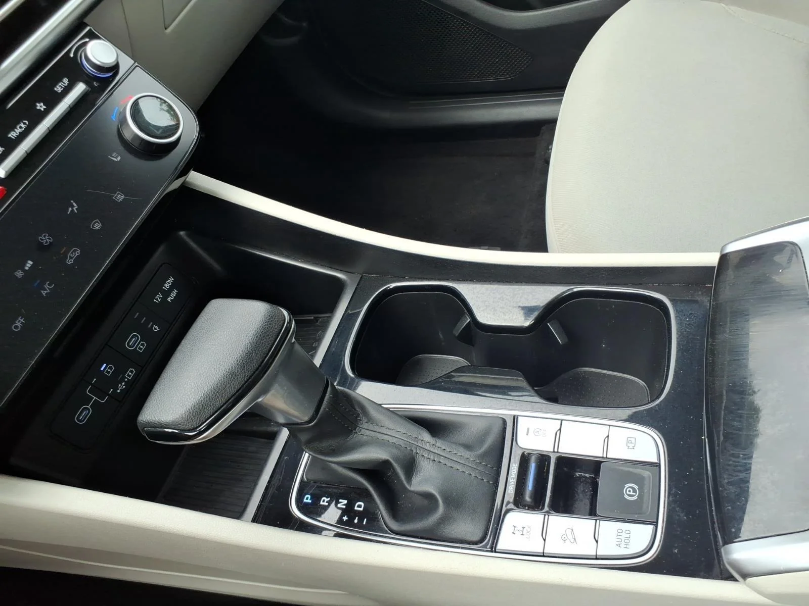 Used 2025 Shimmering Silver Hyundai SEL image 20