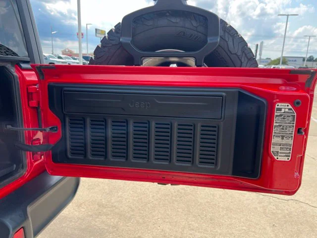 Used 2023 Red Jeep Sport S image 33