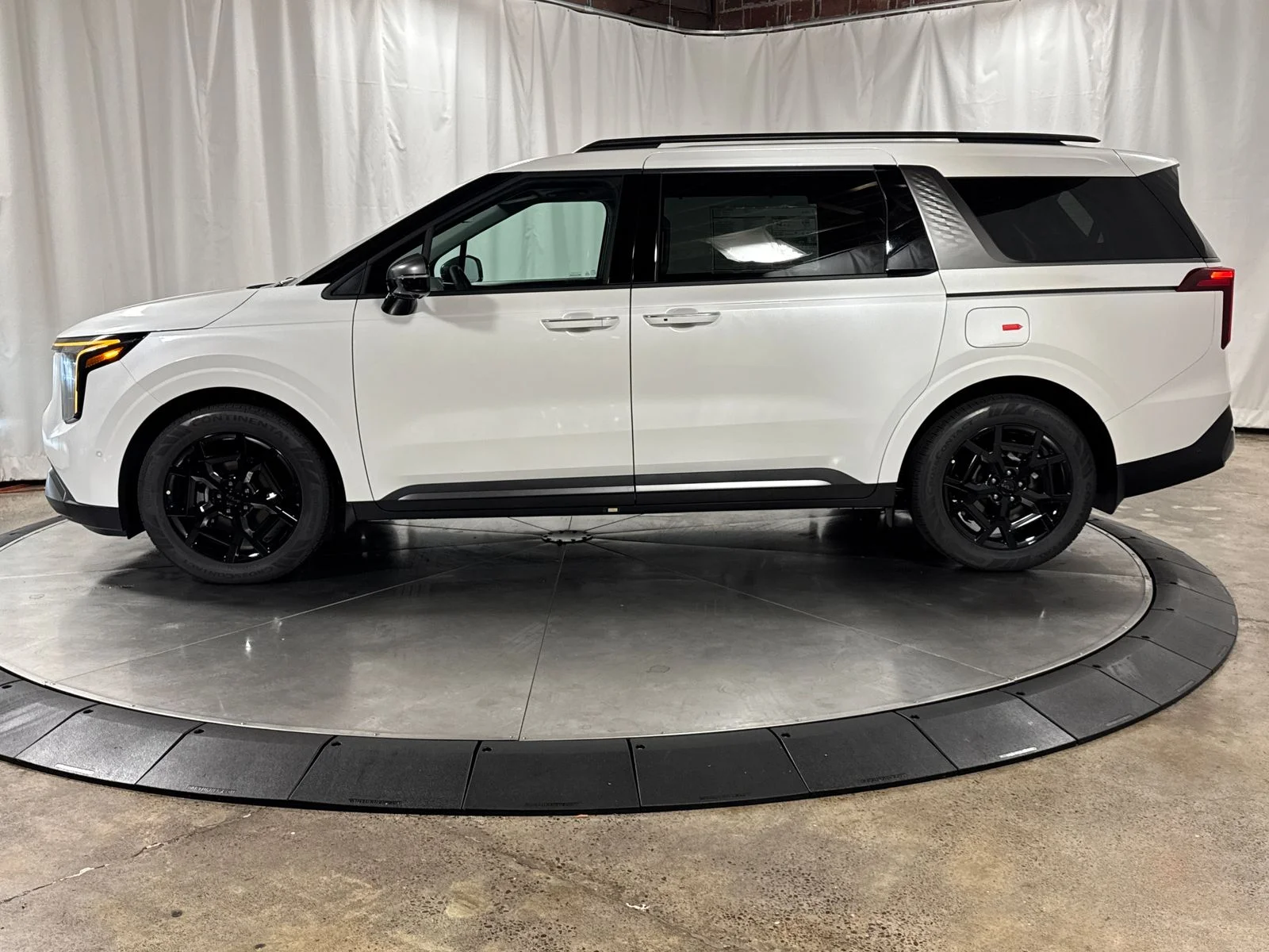 New 2027 Snow White Pearl Kia SX Prestige image 8