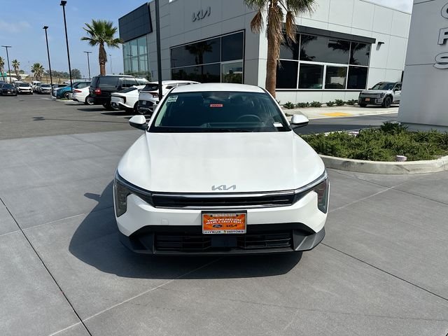 New 2026 Snow White Pearl Kia LXS image 2