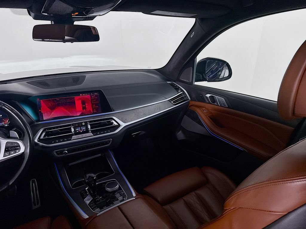 Used 2021 Black BMW M50i image 25