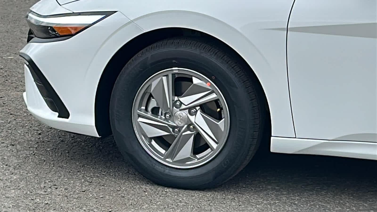 New 2026 Serenity White Hyundai SE image 39