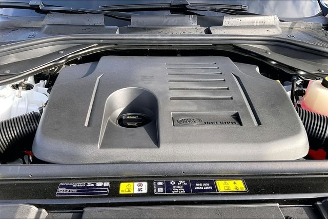 New 2026 Fuji White Land Rover SE image 12