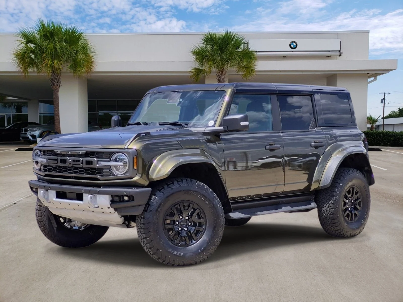 Used 2025 Shelter Green Metallic Ford Raptor image 1