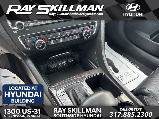 Used 2016 Black Kia EX image 26