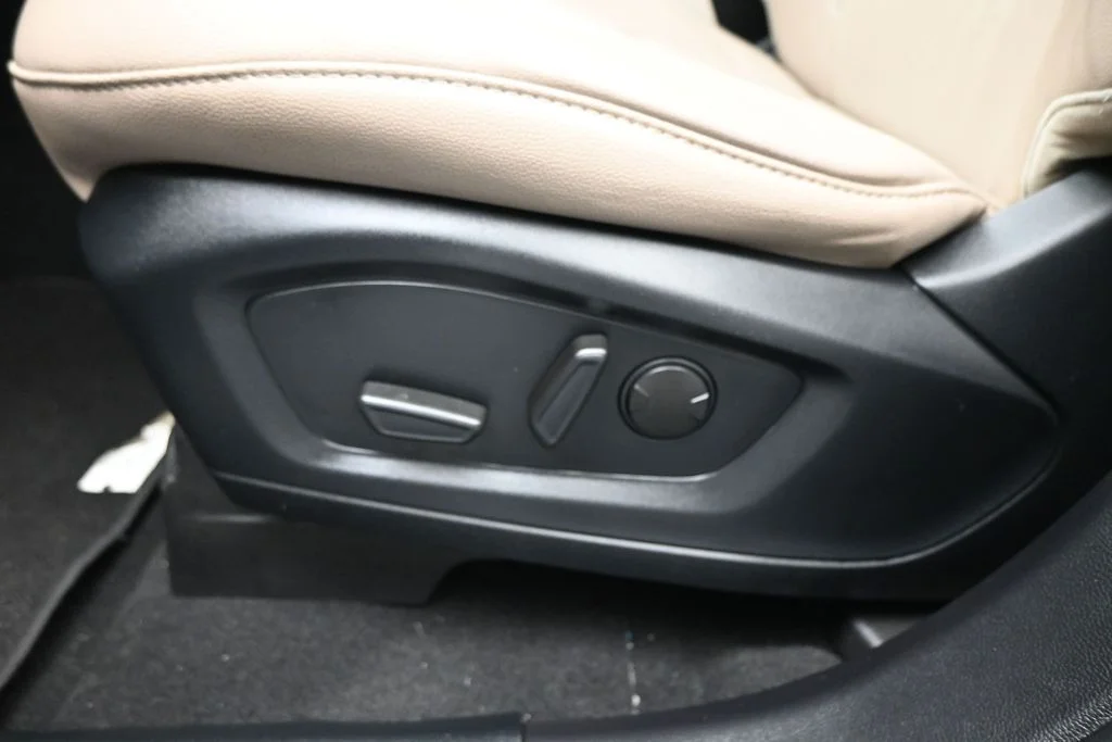 Used 2021 Gray Ford XLT image 10