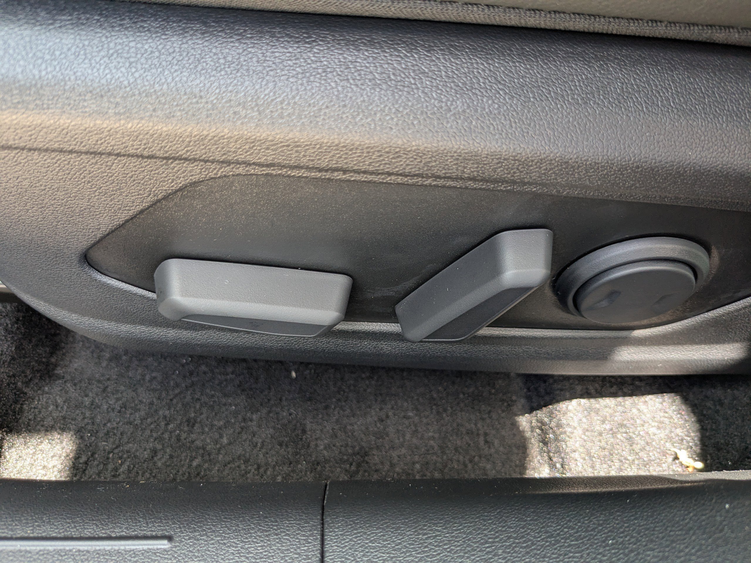 2025 Hyundai Elantra Limited - Photo 16