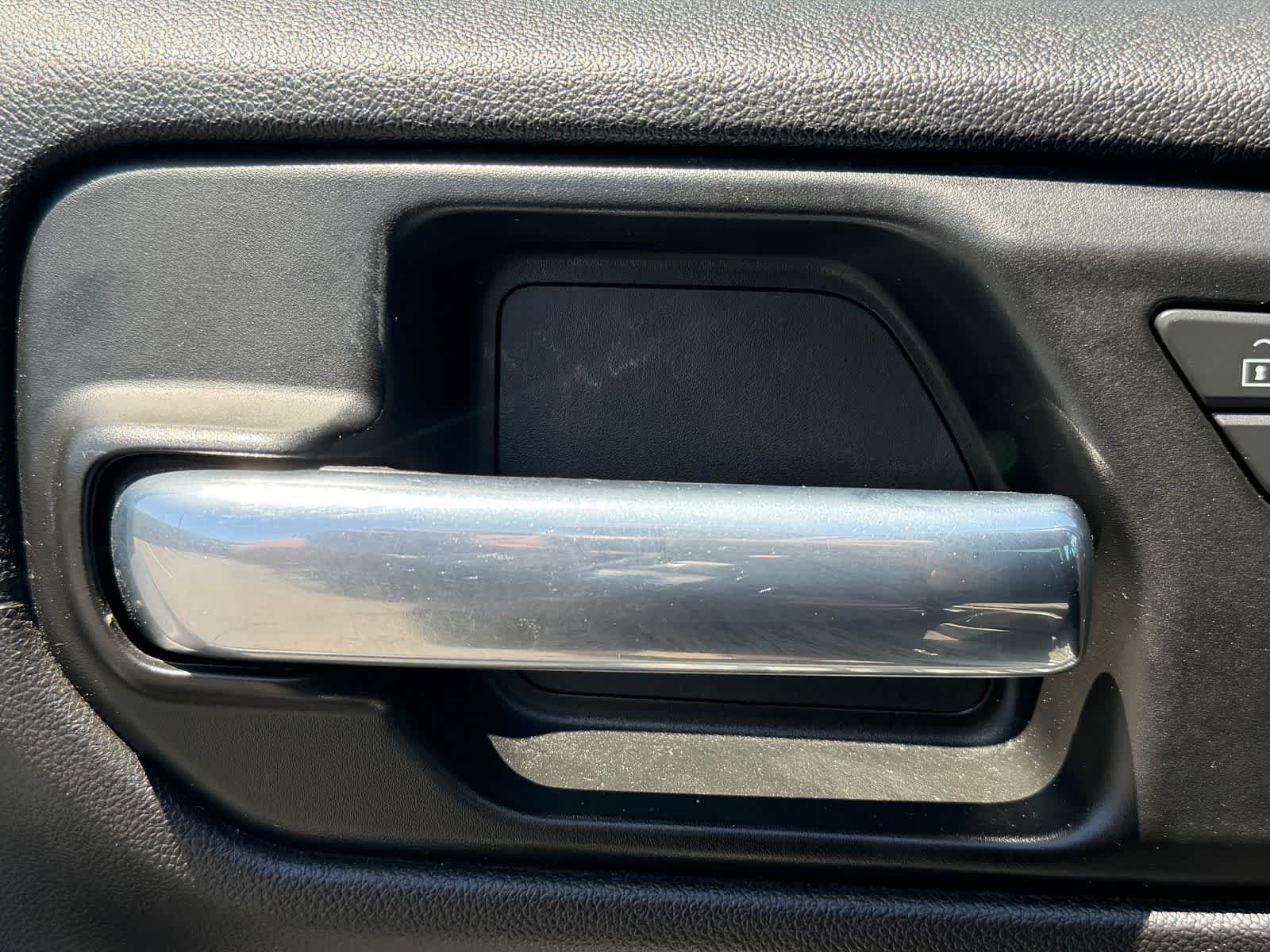 Used 2020 Satin Steel Metallic Chevrolet Custom image 13