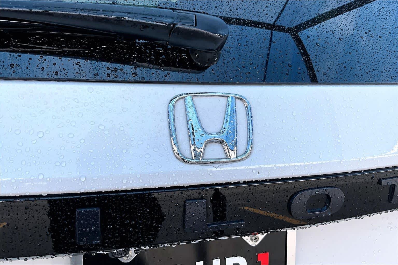 Used 2025 Platinum White Pearl Honda EX-L image 30