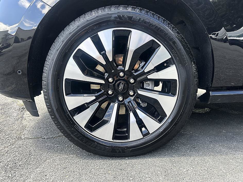 Used 2025 Agate Black Metallic Ford Platinum image 8