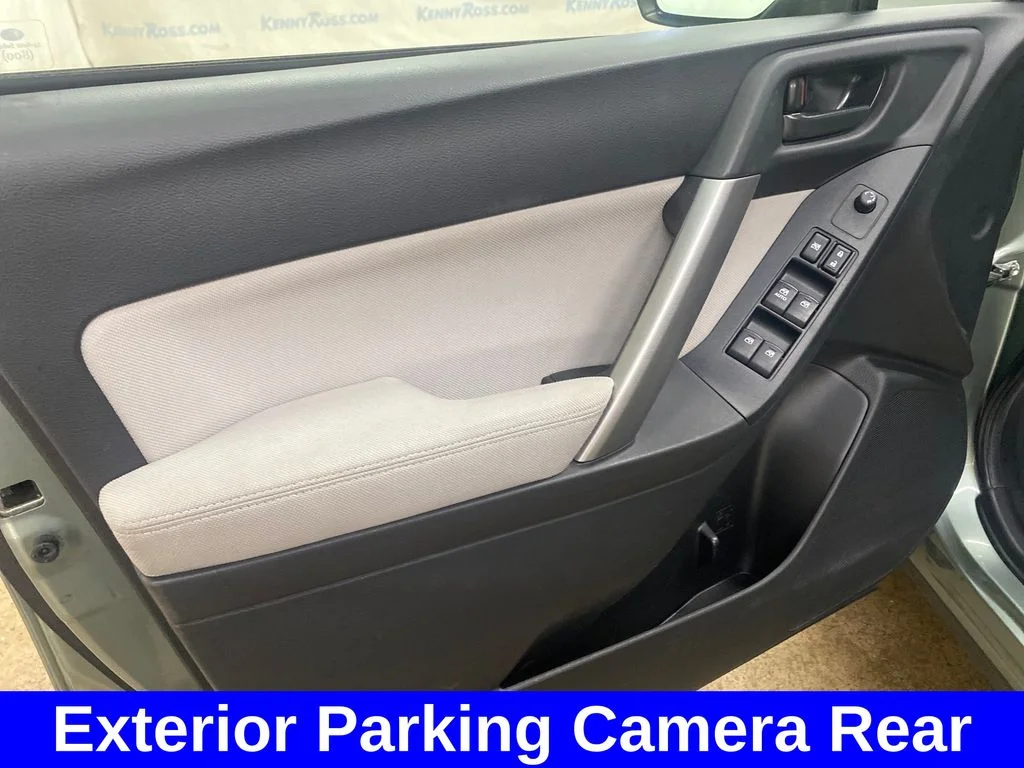 Used 2014 Green Subaru 2.5i Premium image 8