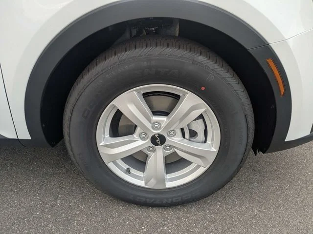 New 2026 Glacial White Pearl Kia LX image 11