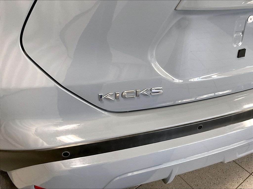 Used 2024 Gray Nissan SV image 28