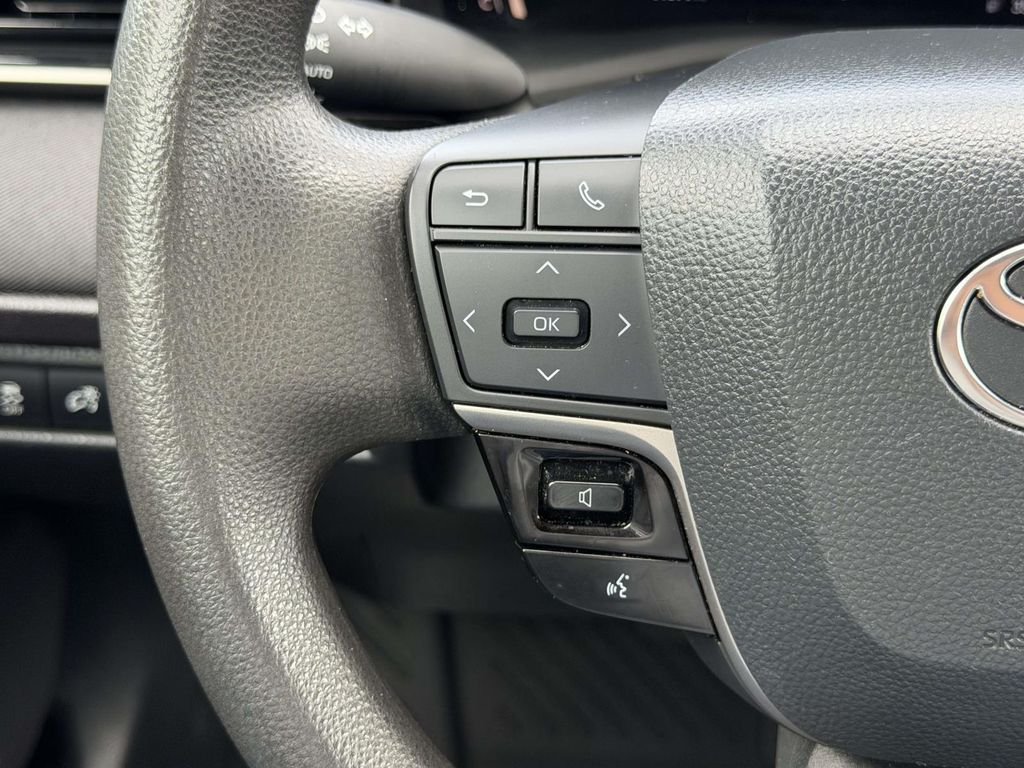 Used 2025 White Toyota LE image 9