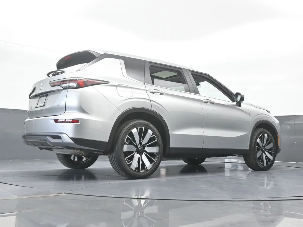 New 2026 Silver Metallic Mitsubishi SE 1.5T 2WD image 63