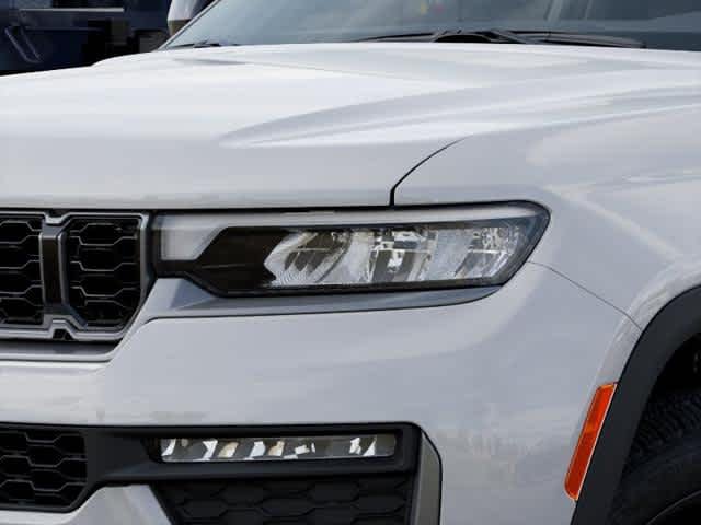 New 2026 Bright White Clear-Coat Exterior Paint Jeep Limited image 16