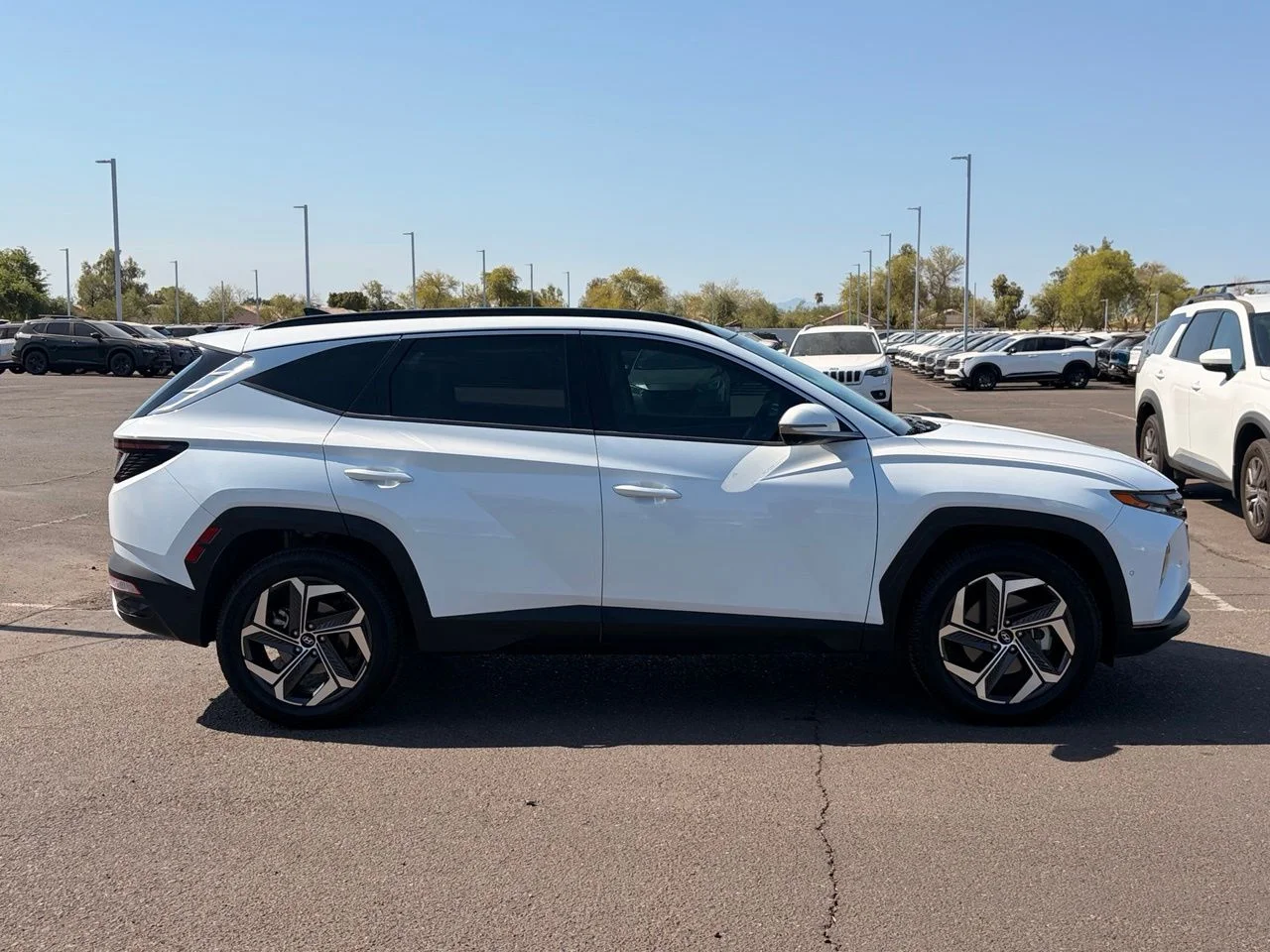 Used 2022 Quartz White Hyundai Limited image 6