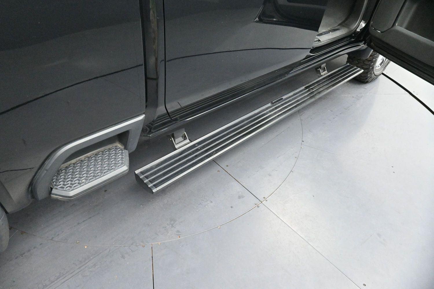 Used 2024 Onyx Black GMC AT4 image 9
