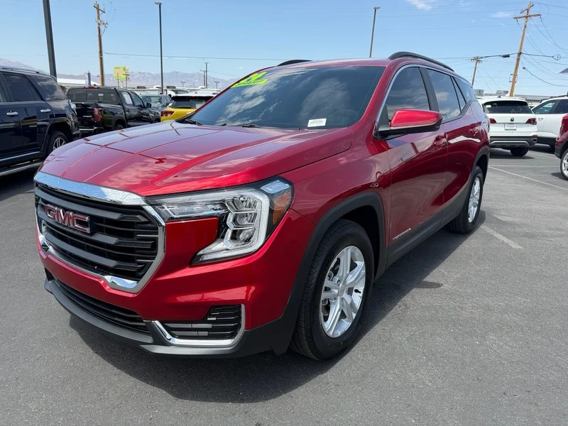 Used 2024 Volcanic Red Tintcoat GMC SLE image 7