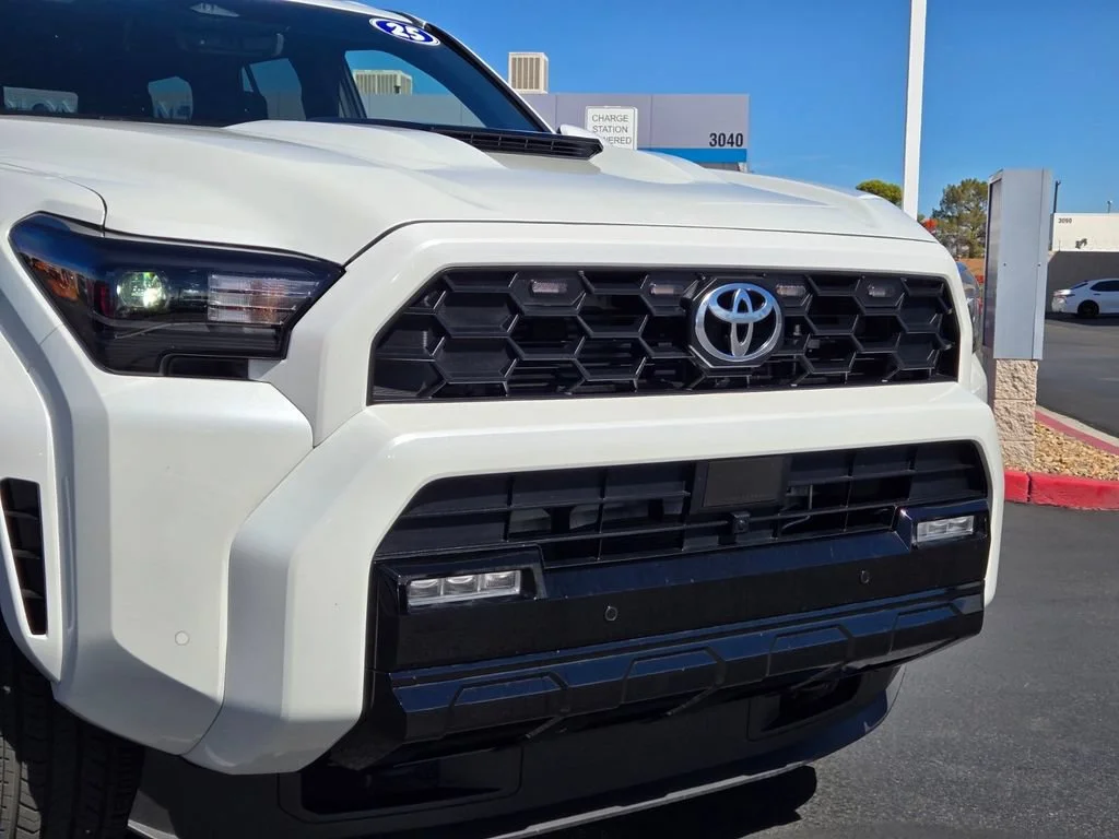 Used 2025 Wind Chill Pearl Toyota SR5 image 6