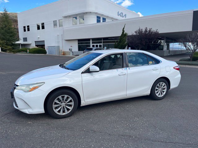 Used 2016 Super White Toyota LE image 2